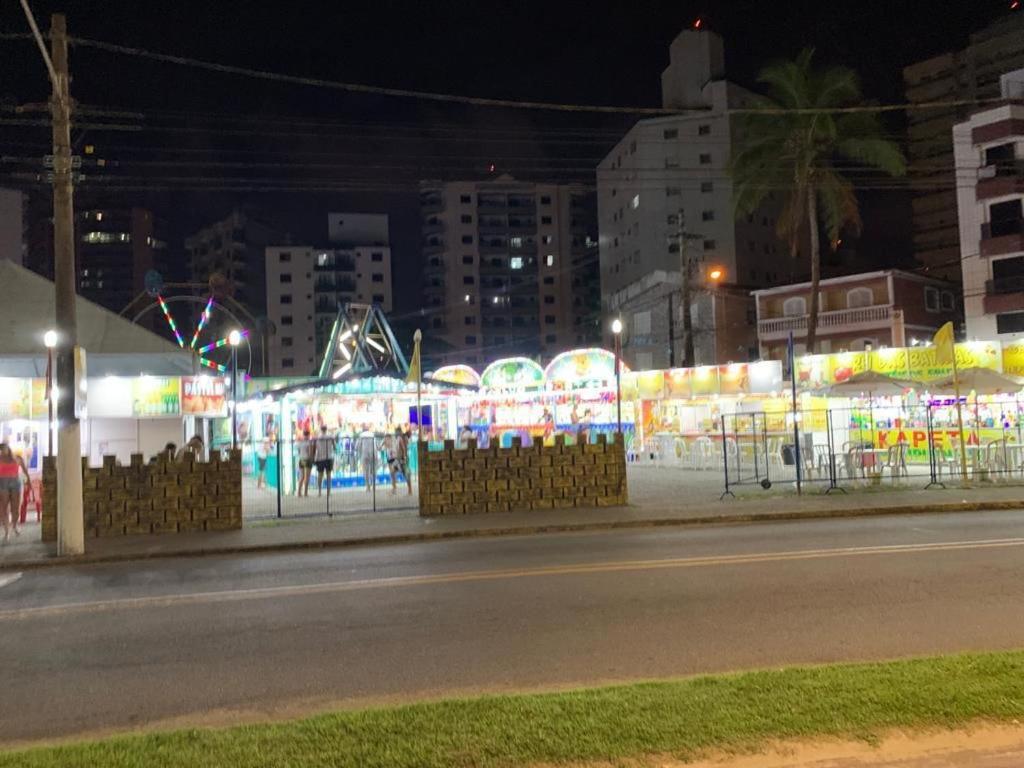 Apartamento Frente Ao Mar Com Varanda E Piscina Praia Grande  Eksteriør bilde